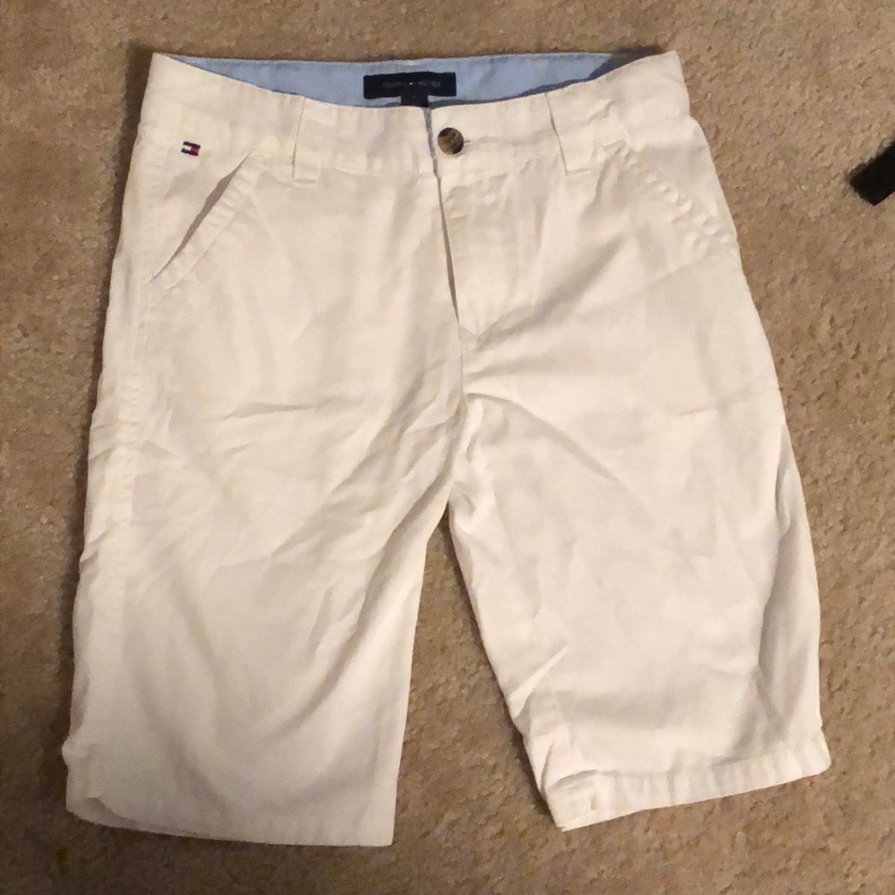 ⭐️TOMMY HILFIGER ⭐️White Shorts